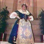 Charo Reina vestida de fallera