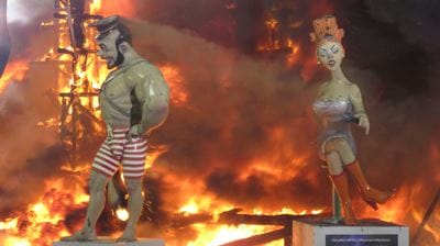 Cremà de la Falla Duque de Gaeta 2001