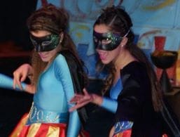 Mercado de Castilla se inicia en los concursos de playbacks
