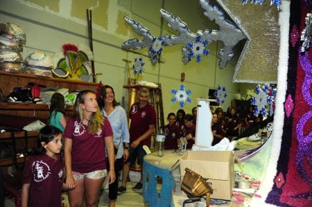 Visita a las carrozas de Dénia