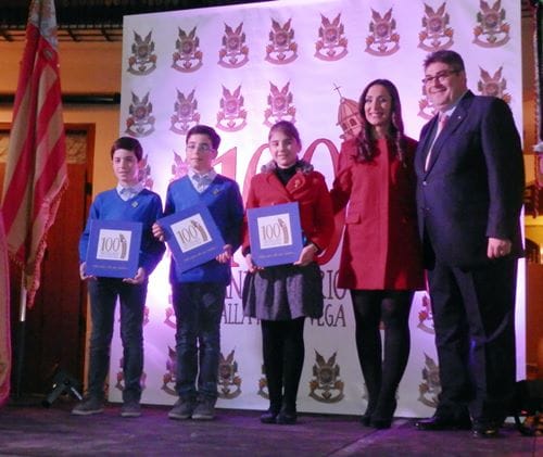 Un, dos, tres, libro de centenario esta vez