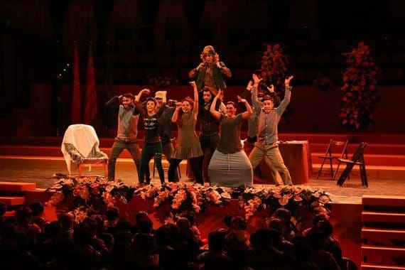 Momento del espectáculo de la exaltación de la fallera mayor infantil de Valencia (foto: JCF).