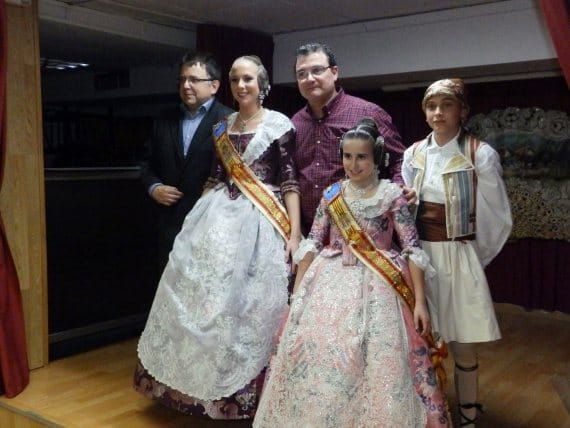 Comida de medios en la Falla del Pilar (2016)