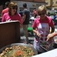 Paellas, 200 personas y fiesta en la Falla París Pedrera