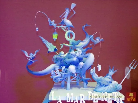 Falla Grabador Esteve-Cirilo Amorós 2017. Lema: "La mar de neta". Artista: Vicente Llácer.