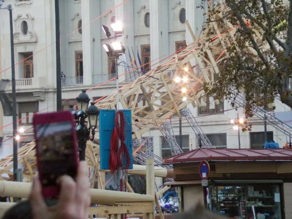 Plantà al tombe de la Falla del Ayuntamiento de València de 2017