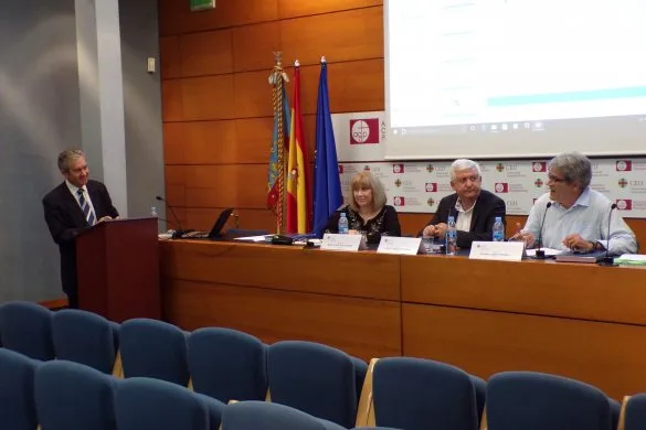 Quique Collado, ‘cum laude’ por su tesis fallera