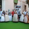 Más gente (visitando y expuesta) en el Museo Fallero de Valencia
