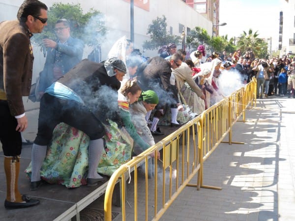 Encendido de la primera macromascletà Universal de Benicalap