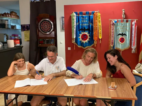 Firma de contrato con el artista fallero de la Falla El Palau 2020