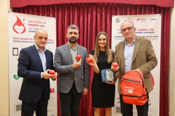 Presemtación de desfribriladores para comisiones falleras