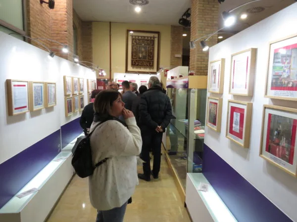 Inauguración de la exposición "Les Falles i la Setmana Santa Marinera"