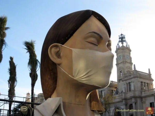 Falla del Ayuntamiento de València 2020, con la mascarilla