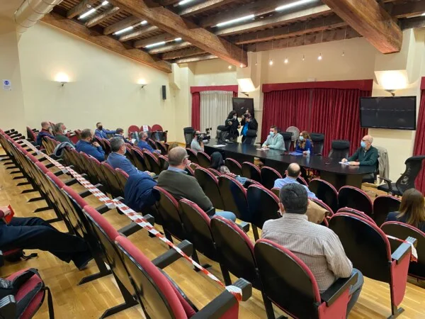 Reunión en JCF con Salud Pública (foto: JCF)