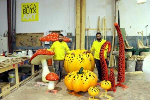 SacabutxArt con los decorados para una campaña publicitaria de calzado