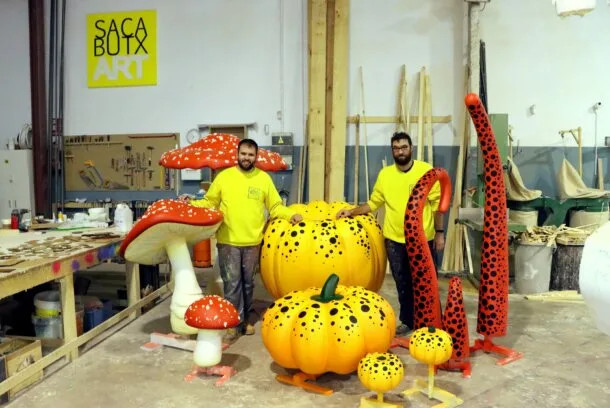 SacabutxArt con los decorados para una campaña publicitaria de calzado