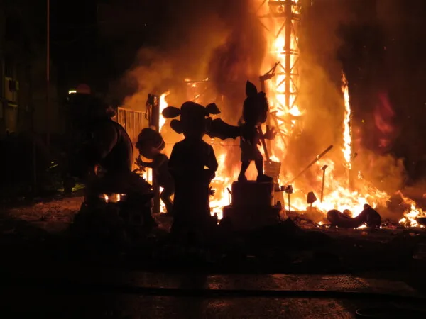Cremà de la Falla Islas Canarias-Trafalgar de 2019