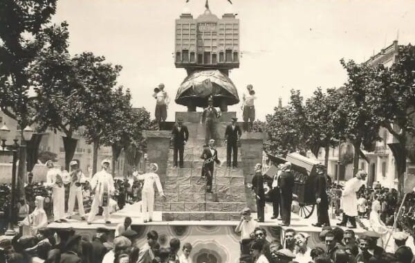 Falla Rambla 14 d'Abril, 1933 (Tarragona) [foto: postal Chinchilla]