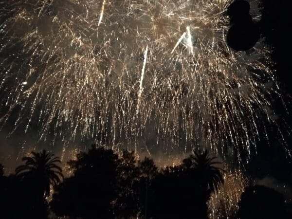 Castillo de fuegos artificiales, pirotecnia