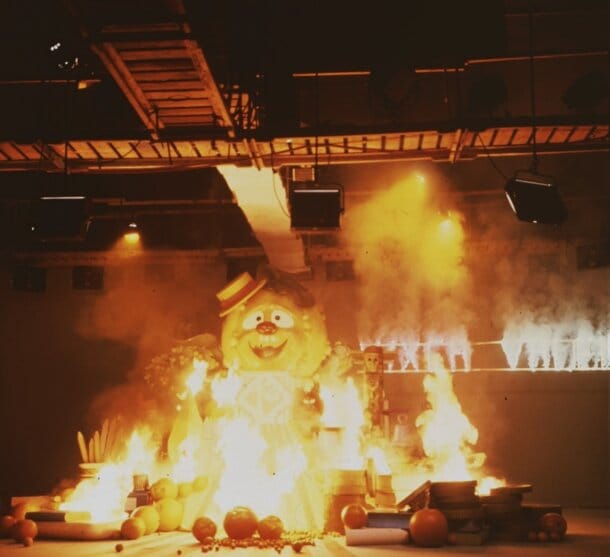 Cremà de la falla del 'Un, dos, tres' de marzo de 1983 (foto: lawebdelundostres.es)