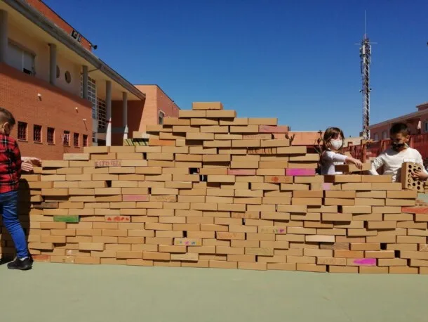 Falla de ladrillos de Miguel Hache