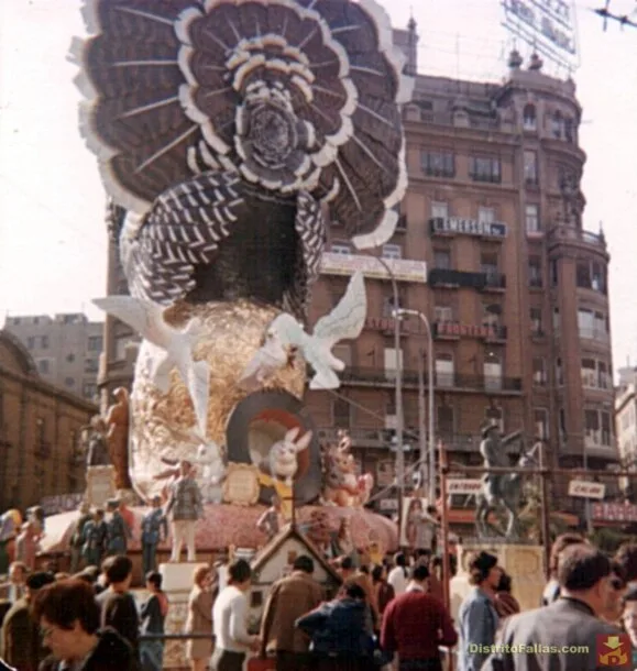Falla Plaza del Caudillo 1976 (2) Falla Plaza del Caudillo de 1976, por detrás