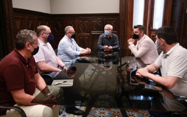 Reunión de Joan Ribó con los representantes falleros (foto: JCF)