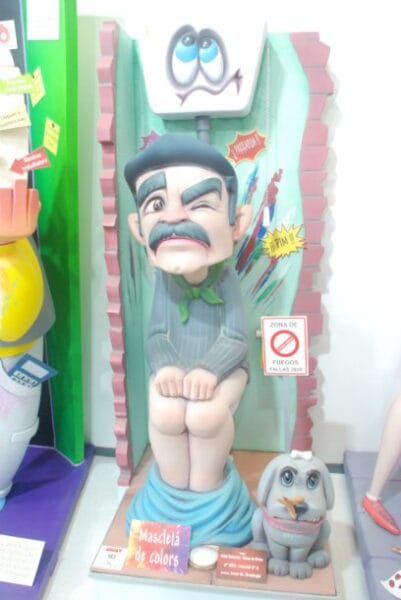 Ninot de Més Tro 2021: Falla Illes Canàries-Dama d'Elx