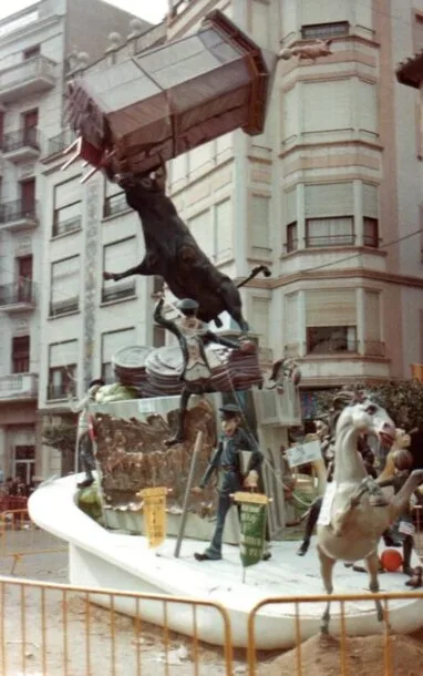 Falla Club Ortega, 1984 (foto: Facebook de Federación Taurina de Burriana)