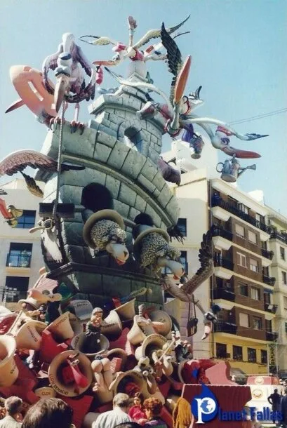 Falla Convento Jerusalén-Matemático Marzal, 1988 (foto: Planetfallas.com)