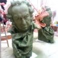 Reproducción del Premio Goya en el taller de Sergio Carrero (foto: Gremio de Artistas Falleros de València)