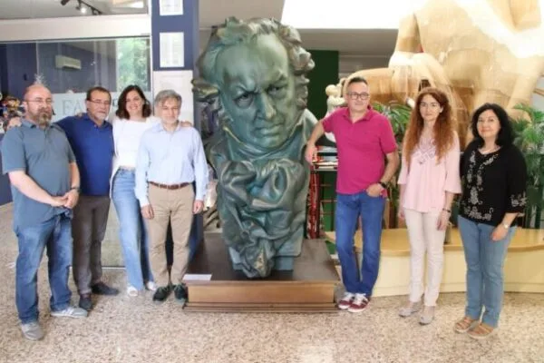Recepción de la réplica del Goya en el Museo del Artista Fallero