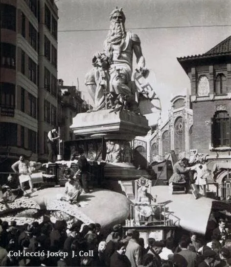 Falla Plaça del Mercat Central, 1944, de Regino Mas (archivo J.J. Coll - jotajotacoll.blogspot.com)