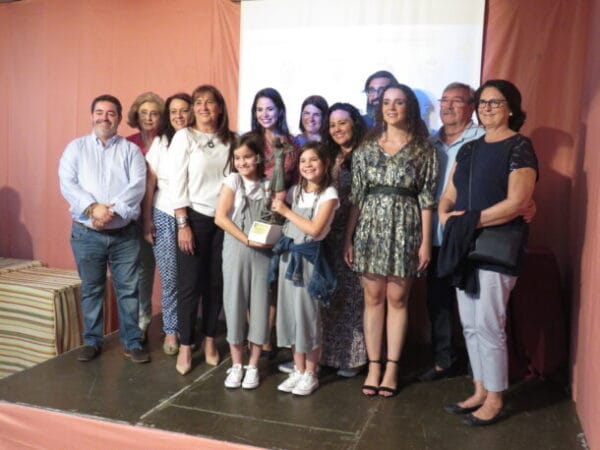 La familia de Algarra recoge el Premio Borumballa 2022
