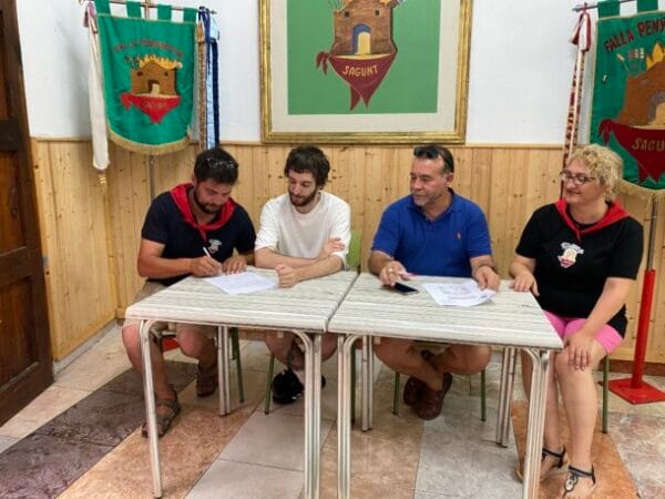 Firma de los artistas de la Falla El Mocador 2023