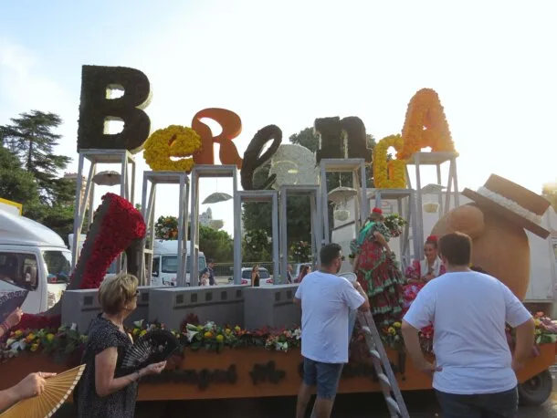 Carroza "Benvingut Mr Berlanga!", ganadora en especial B
