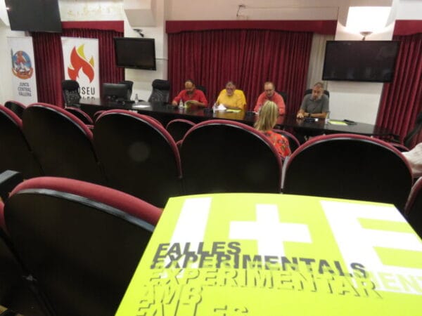 Presentación del catálogo "Falles experimentals, experimentant amb falles"