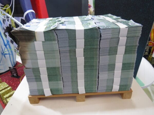 Dinero, diners, euros, Falla Corona 2021