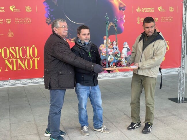 Primer ninot infantil entregado en 2023, de Conde de Salvatierra - Cirilo Amorós (foto: JCF)