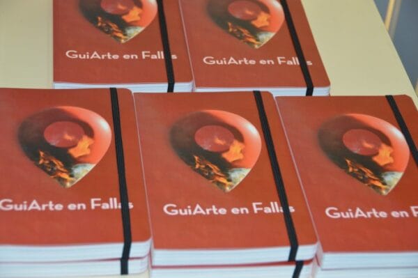 ¿Ni idea de Fallas? La guía de Quique Collado te las explica