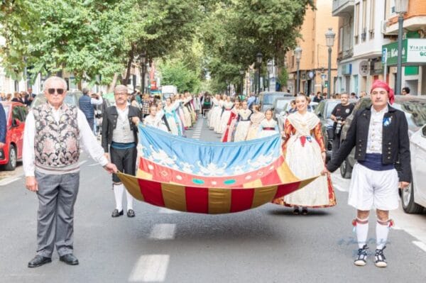 Homenaje a la Senyera en 2023 (Agrupació de Falles del Marítim) [foto: Manuel de Zayas]