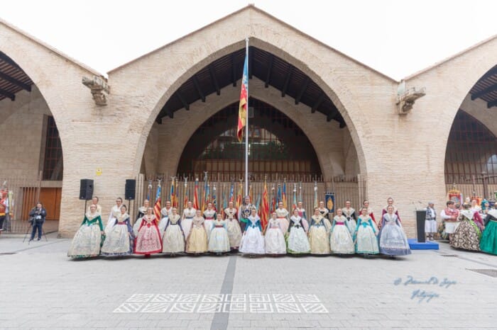 Homenaje a la Senyera en 2023 (Agrupació de Falles del Marítim) [foto: Manuel de Zayas]