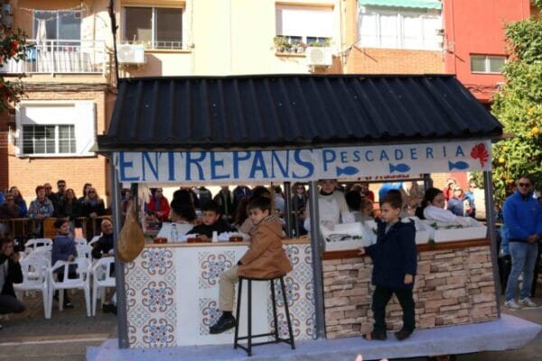 Comparsa de la Falla Arquitecto Alfaro en el Cant de l'Estoreta del Marítim 2024