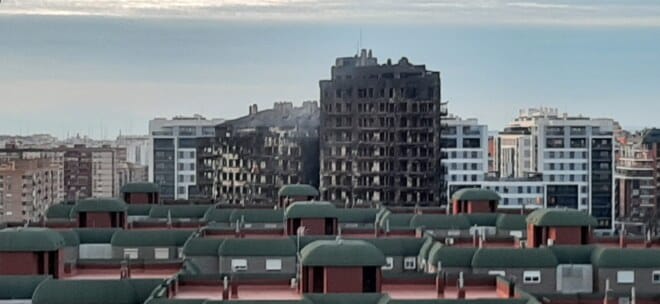 Edificios incendiados en Nou Campanar (foto: Cristina Zurita)