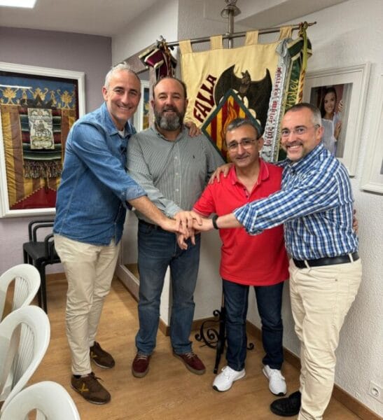 Vicente Gomar, artista de la falla infantil de Almirante 2025