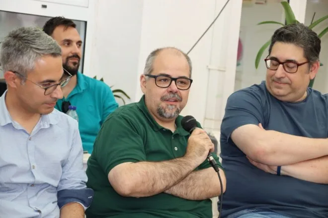 Manuel Andrés Zarapico, en la tertulia literaria de ADISTO dedicada a la literatura fallera (foto: ViFallas Torrent)