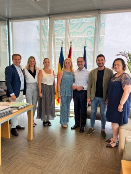 Reunión entre la conselleria de Igualdad y la FJFS