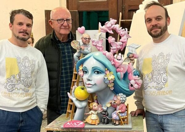 Figura de la Exposición del Ninot Infantil 2025 de la Falla Reina-Paz-San Vicente