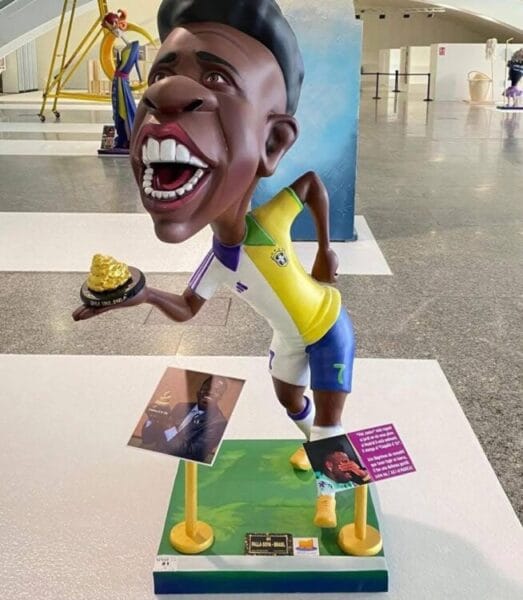 Ninot de Vinicius, del artista Víctor Navarro, para la Falla Pintor Goya-Brasil 2025