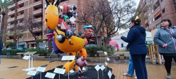 Visita de Bárbara Congost a la Falla Cronista